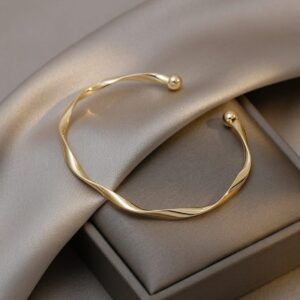 WAVY GOLD CUFF BANGLE 20% off